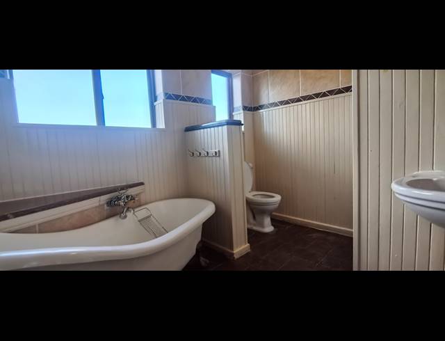 3 BEDROOM HOUSE FOR SALE IN DANA BAY
